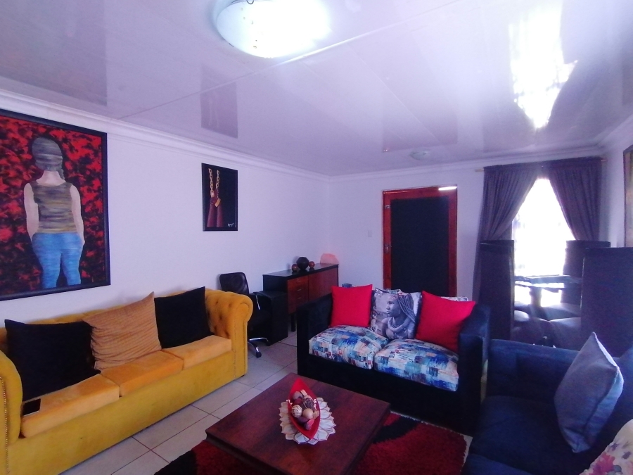 2 Bedroom Property for Sale in Kanana North West